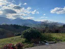  Maison contemporaine avec vues spectaculaires proche d'un village Pyreneen